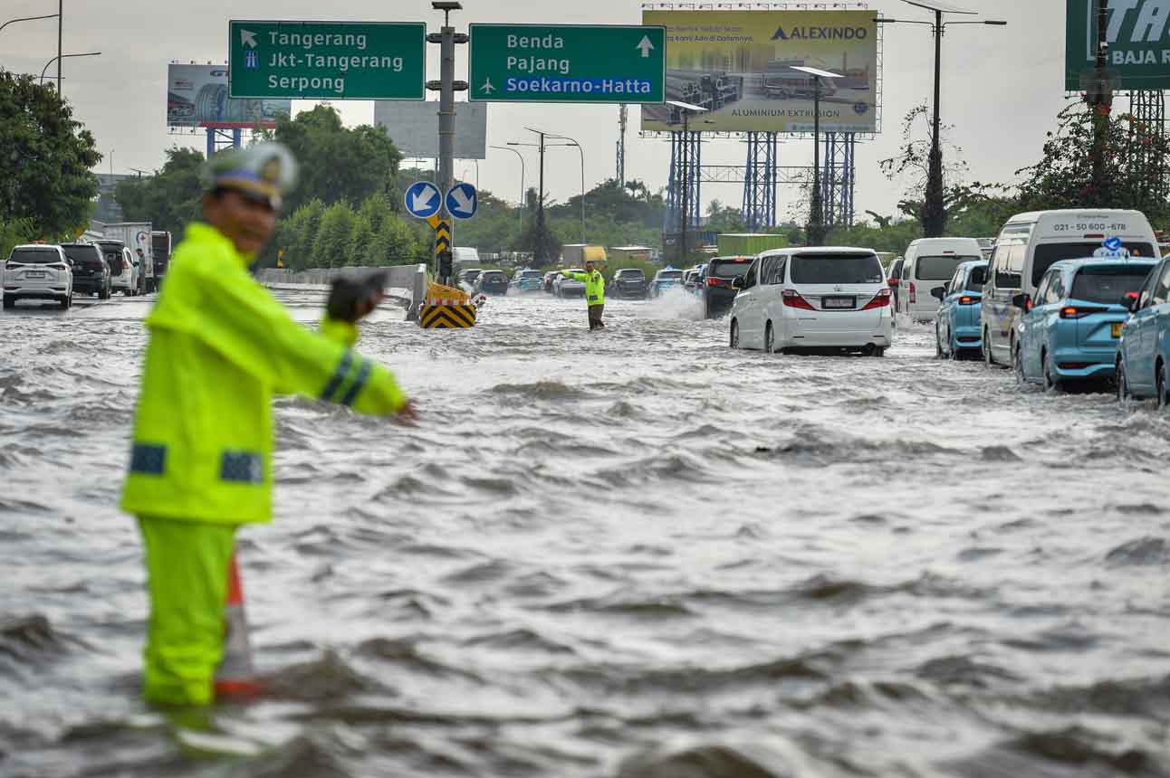 Banjir Ganggu Akses Jalan Tol Bandara Soekarno-Hatta