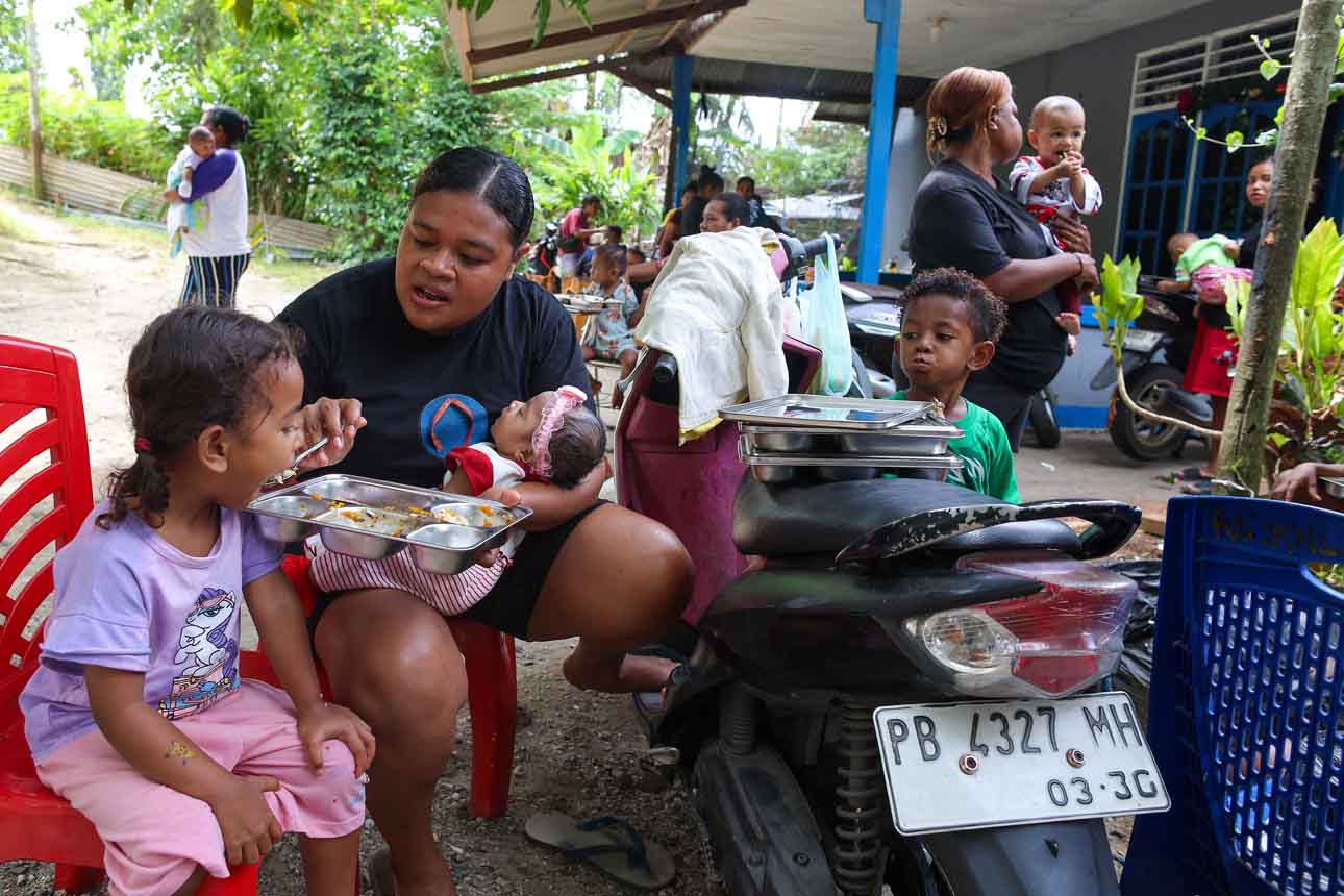 Penyaluran Bantuan MBG untuk Kelompok 3B di Manokwari