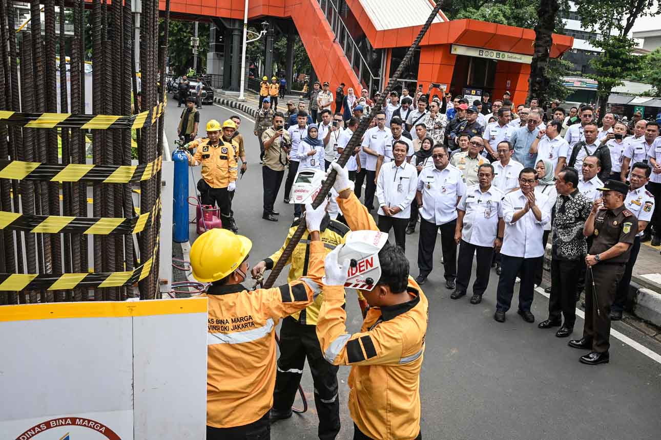 Pemprov DKI Mulai Pembongkaran Tiang Monorel Mangkrak