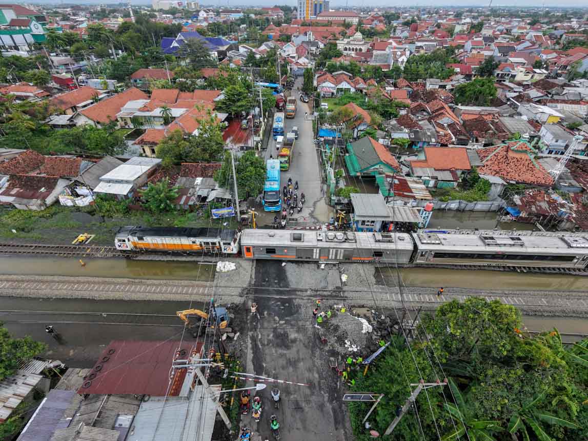 Jalur Rel Pekalongan-Sragi Dibuka Kembali, Perjalanan Kereta Diizinkan dengan Kecepatan Terbatas