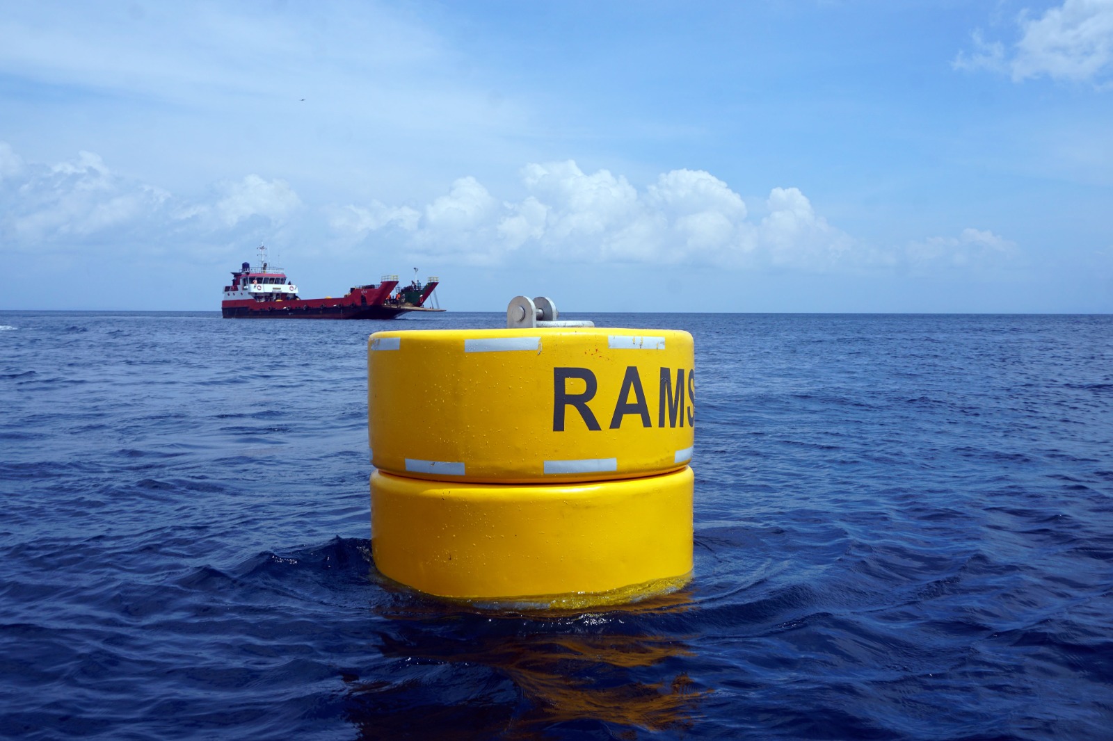 Pemasangan Mooring Buoy di Raja Ampat