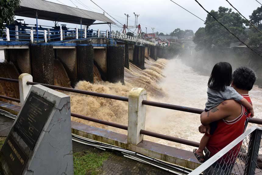 Kenaikan Tinggi Muka Air Sungai Ciliwung di Bendung Katulampa