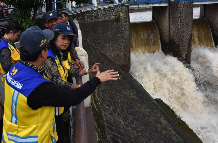 Wamen PU Lakukan Peninjauan Bendung Katulampa, Bogor