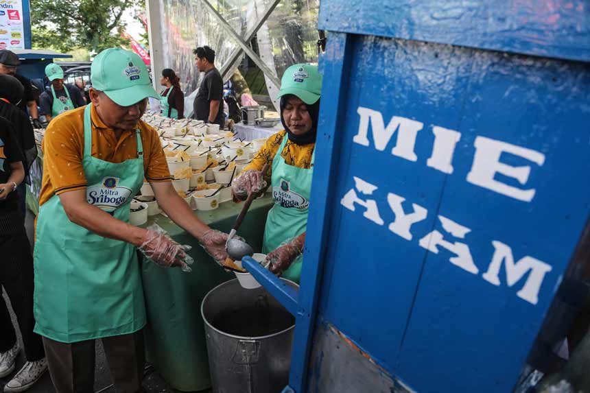 Pemecahan Rekor Penyajian Ribuan Porsi Mi Ayam