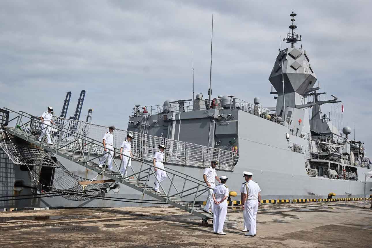Kapal Tempur Australia HMAS Toowoomba Sandar di Jakarta