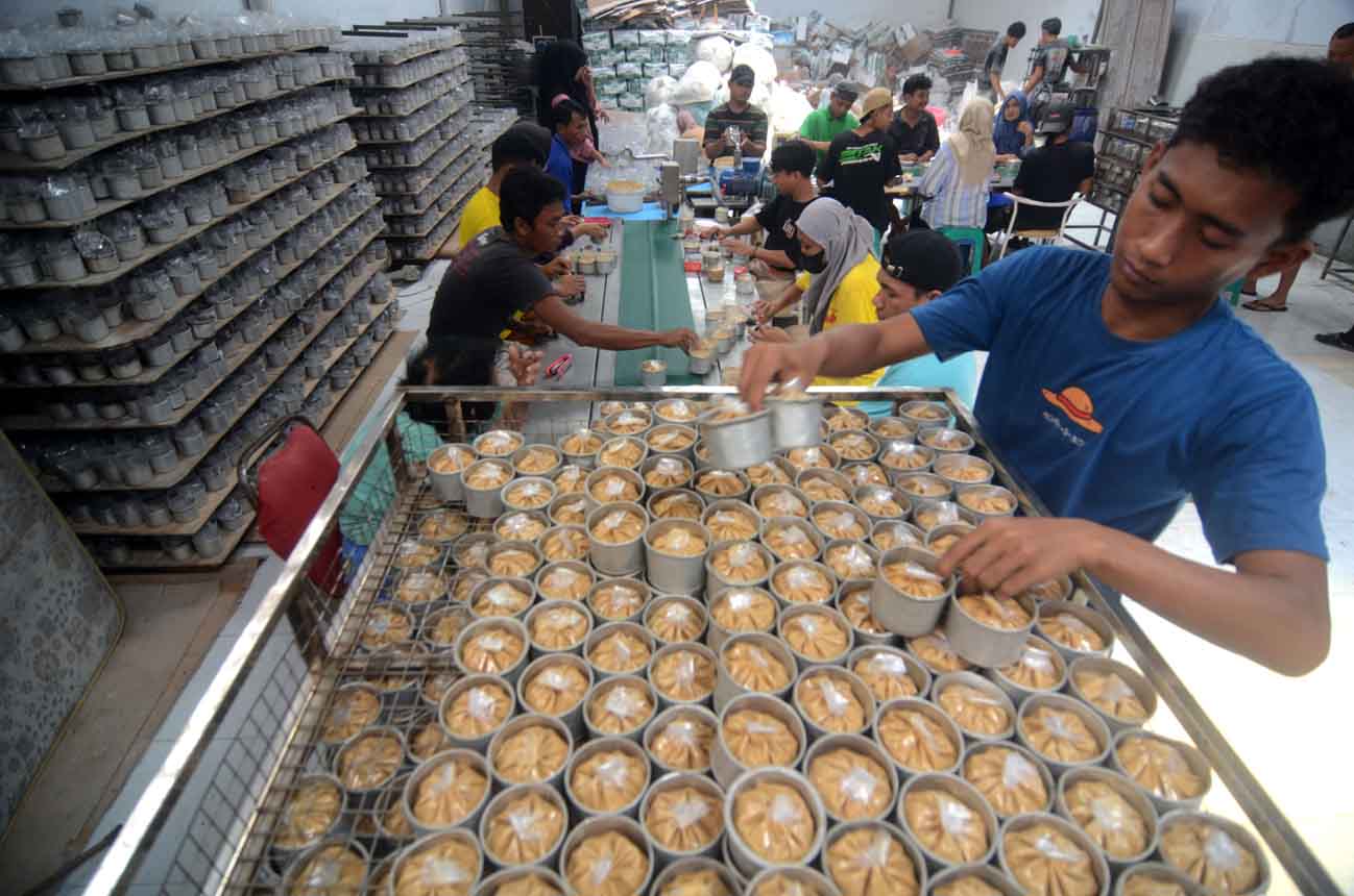 Permintaan Naik, Produksi Dodol Keranjang Tegal Meningkat Jelang Imlek
