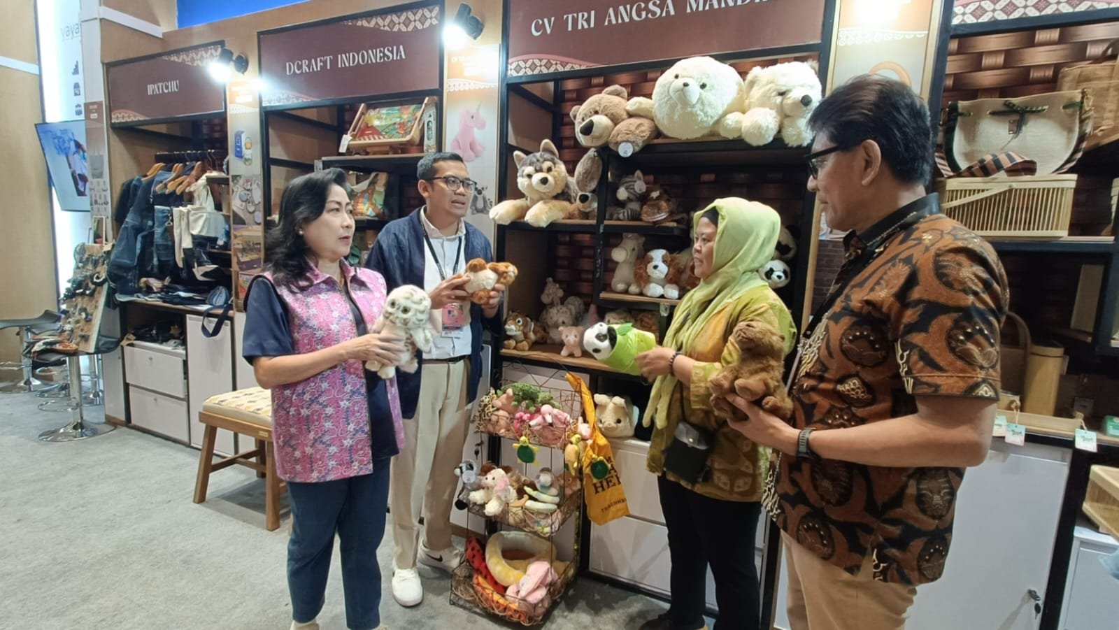 Astra Menginisiasi Pemberdayaan Perempuan dan  Kelestarian Lingkungan Melalui Pameran Kriya Inacraft 2026
