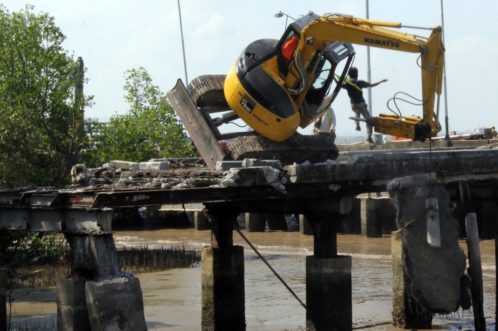 Kecelakaan kerja proyek rehab dermaga di Pelabuhan Dumai