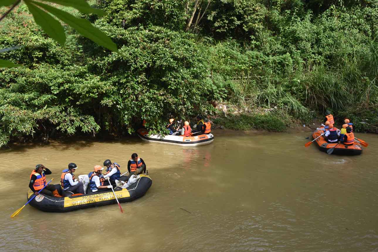 Aksi Bersih-Bersih Sampah di Sungai Cikeas Bogor: Menuju Hari Peduli Sampah Nasional 2026