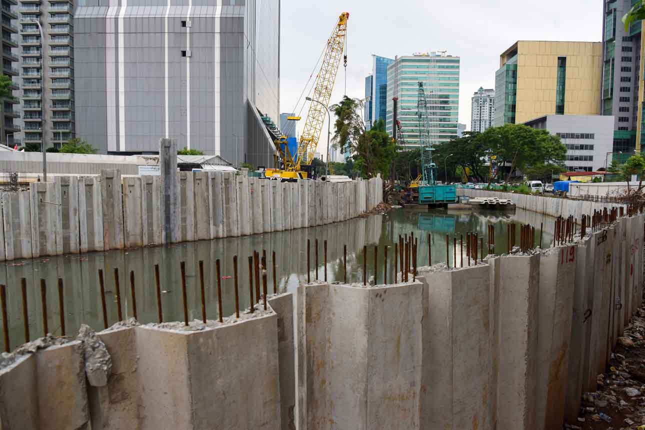 Infrastruktur Pengendali Banjir, Turap Kali Cideng Atas Dibangun