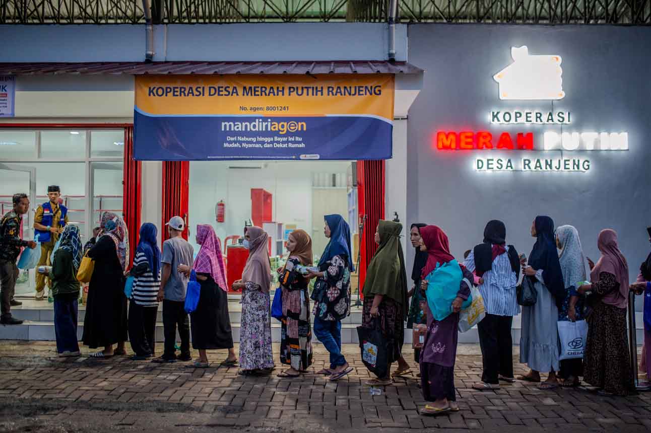 Pemerintah Salurkan Bantuan Ayam Petelur untuk KPM