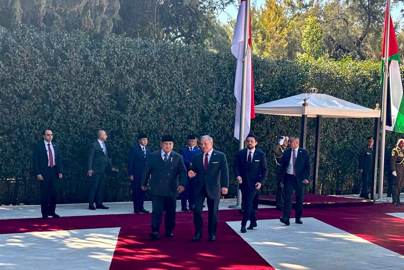 Presiden Prabowo Disambut Secara Kenegaraan di Istana Basman