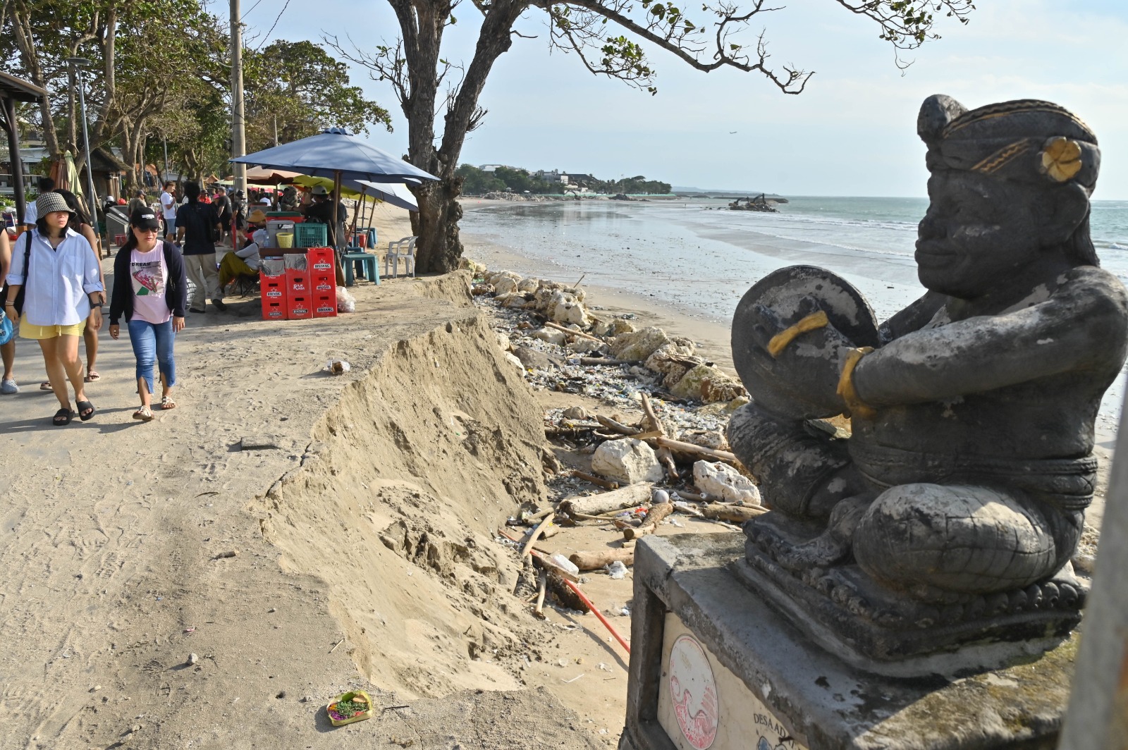 Abrasi Pantai Kuta Bali