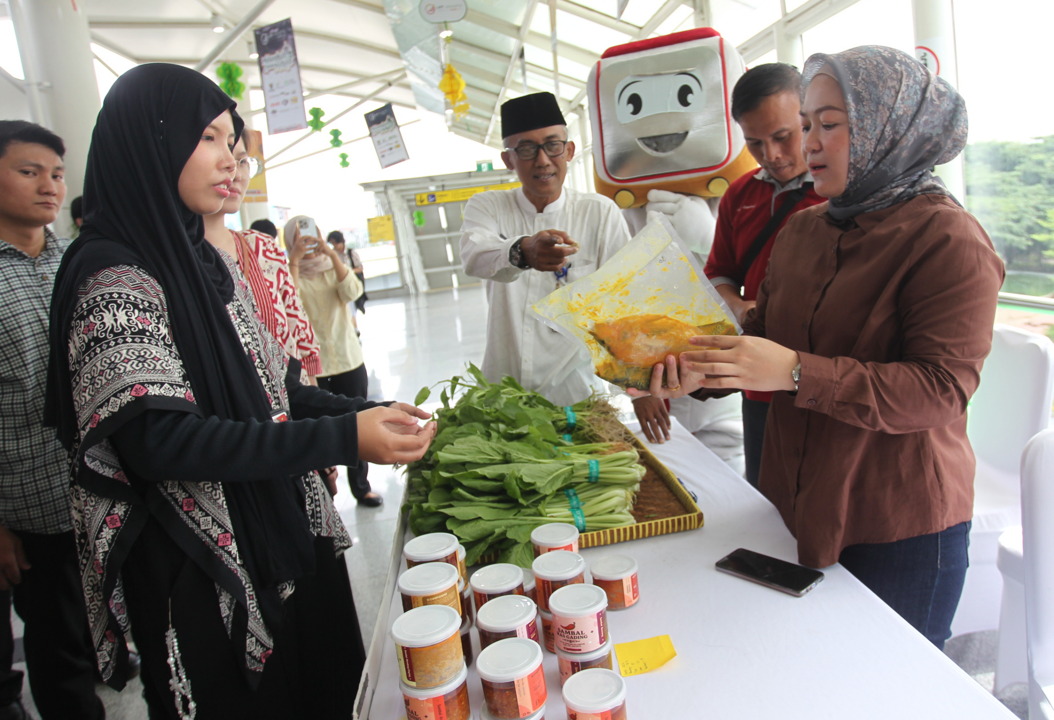 LRT Jakarta Gelar Pasar Ramadan