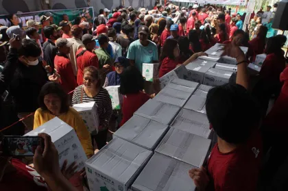 Semangat Berbagi, Jemaat GBI ROCK Tulungagung Bagikan Parsel Lebaran