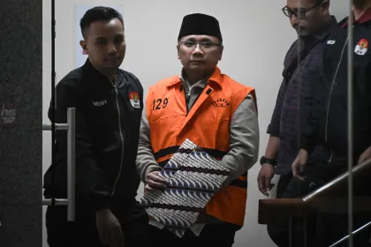 Mantan Menag Yaqut Cholil Qoumas ditahan KPK
