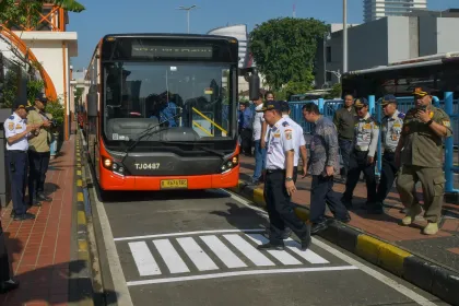 Peluncuran Bus transjabodetabek Blok M-Bandara Soetta