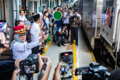Menteri PPPA Kunjungi Stasiun Pasar Senen