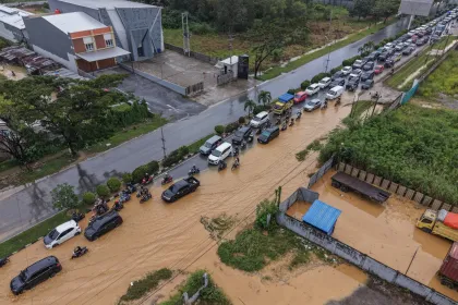 Banjir sebabkan kemacetan di Kendari