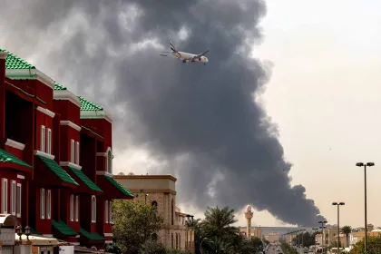 Kebakaran Tangki Bahan Bakar di Dekat Bandara Dubai Picu Gangguan Penerbangan