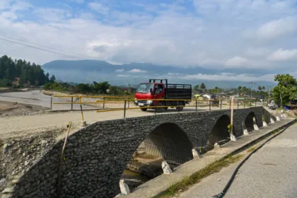 Jembatan Darurat Aih Bobo Siap Dilalui Kendaraan