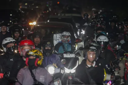 Pemudik sepeda motor padati pantura di Karawang