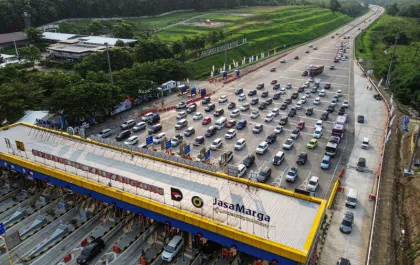 Padatnya Arus Mudik Lebaran di GT Kalikangkung Semarang-Batang