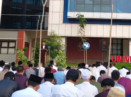 Sholat Ied Warga Surabaya