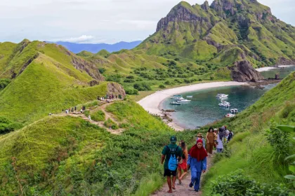 Libur Lebaran, Taman Nasional Komodo Dipadati Wisatawan
