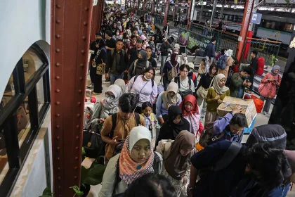 Arus Balik Pemudik di Stasiun Daop 4 Semarang