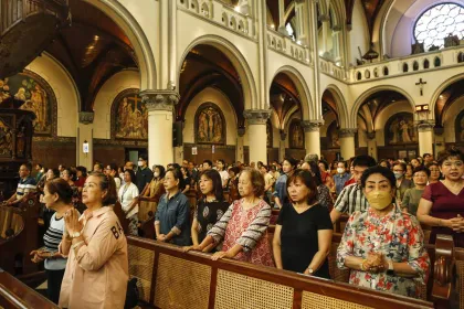Perayaan Misa Paskah di Gereja Katedral Jakarta Penuh Khidmat