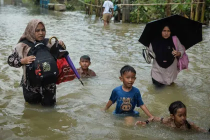 Hujan Deras Picu Luapan Cimanceuri, Akses Jalan Antar Desa di Tangerang Terputus