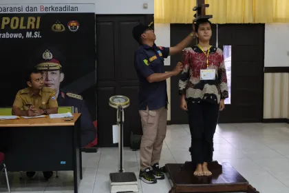 Proses penerimaan anggota Polri di Pontianak