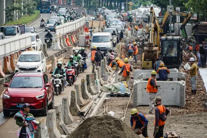 Revitalisasi trotoar kawasan Rasuna Said Jakarta