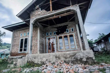 Puluhan Rumah Mengalami Kerusakan Akibat Gempa di Nusa Tenggara Timur