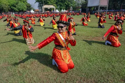 Pemecahan rekor MURI Tari Babalu di Batang