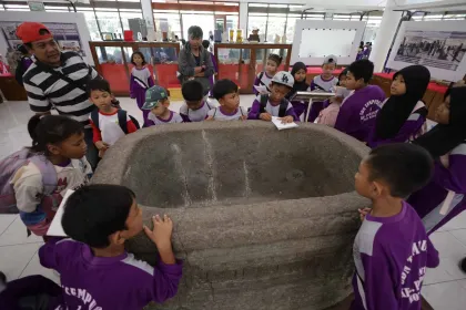 Kunjungan ke Museum Airlangga untuk Mendukung Implementasi PP Tunas