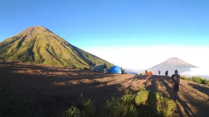Puncak G. Sindoro dari Puncak G. Kembang