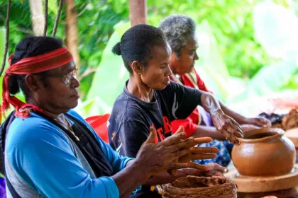 Kegiatan Pelatihan Pembuatan Kerajinan Gerabah di Jayapura