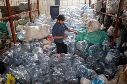 Penurunan setoran sampah plastik di bank sampah