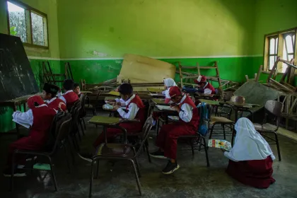 Ruang kelas sementara siswa terdampak erupsi Semeru