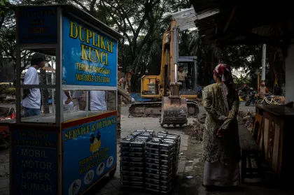 Penertiban bangunan liar di Tangerang
