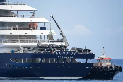 Potret Kapal MV Hondius di Tenerife Saat Penanganan Kasus Hantavirus