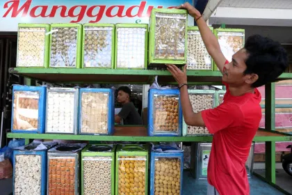Jelang Idul Adha, Pedagang Aceh Pasok Kue Kering dari Sejumlah Daerah
