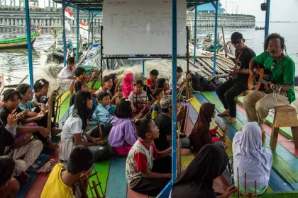 Ruang Edukasi bagi Anak-Anak Pesisir
