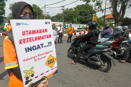 Sosialisasi keselamatan di perlintasan sebidang kereta api