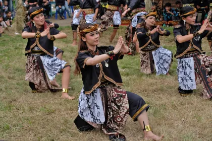 Pentas seni Hari Peradaban Desa VI