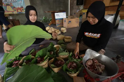 Penggunaan kemasan daging kurban ramah lingkungan