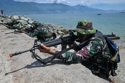 Simulasi pendaratan taktis Operasi Trisila di Palu