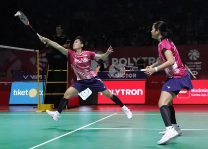 Berita Foto : Menang Dua Gim Langsung 21-19 dan 21-18, Fadia/Tiwi Lolos ke Babak 8 Besar